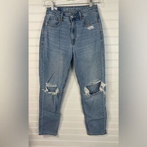 American Eagle women’s mom denim jeans. Size 0 Short